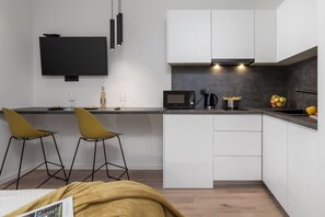 Deluxe Studio (3) | Dapur kecil peribadi | Pembancuh kopi/teh, cerek elektrik 