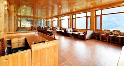Hotel Rishi Palace
