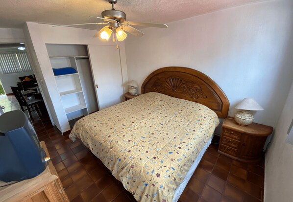 2 habitaciones y espacio para trabajar con laptop 