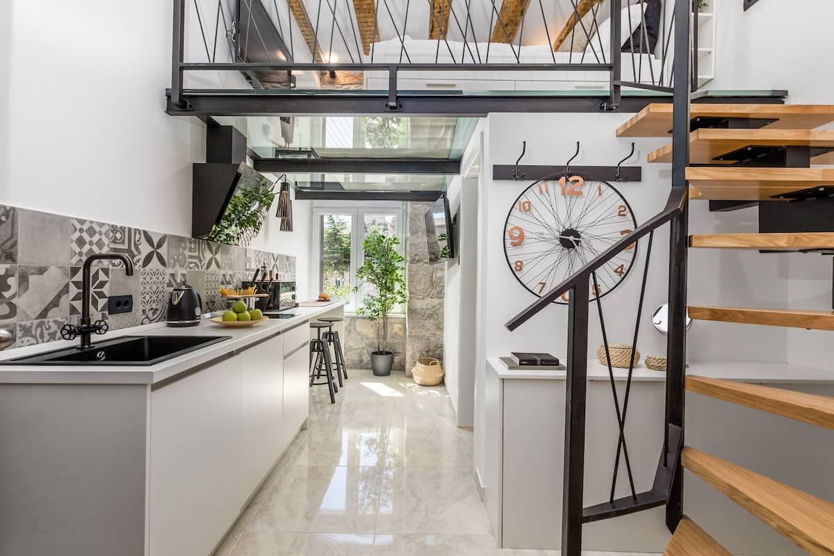 Apartment (Duplex) | WiFi (free), bed sheets