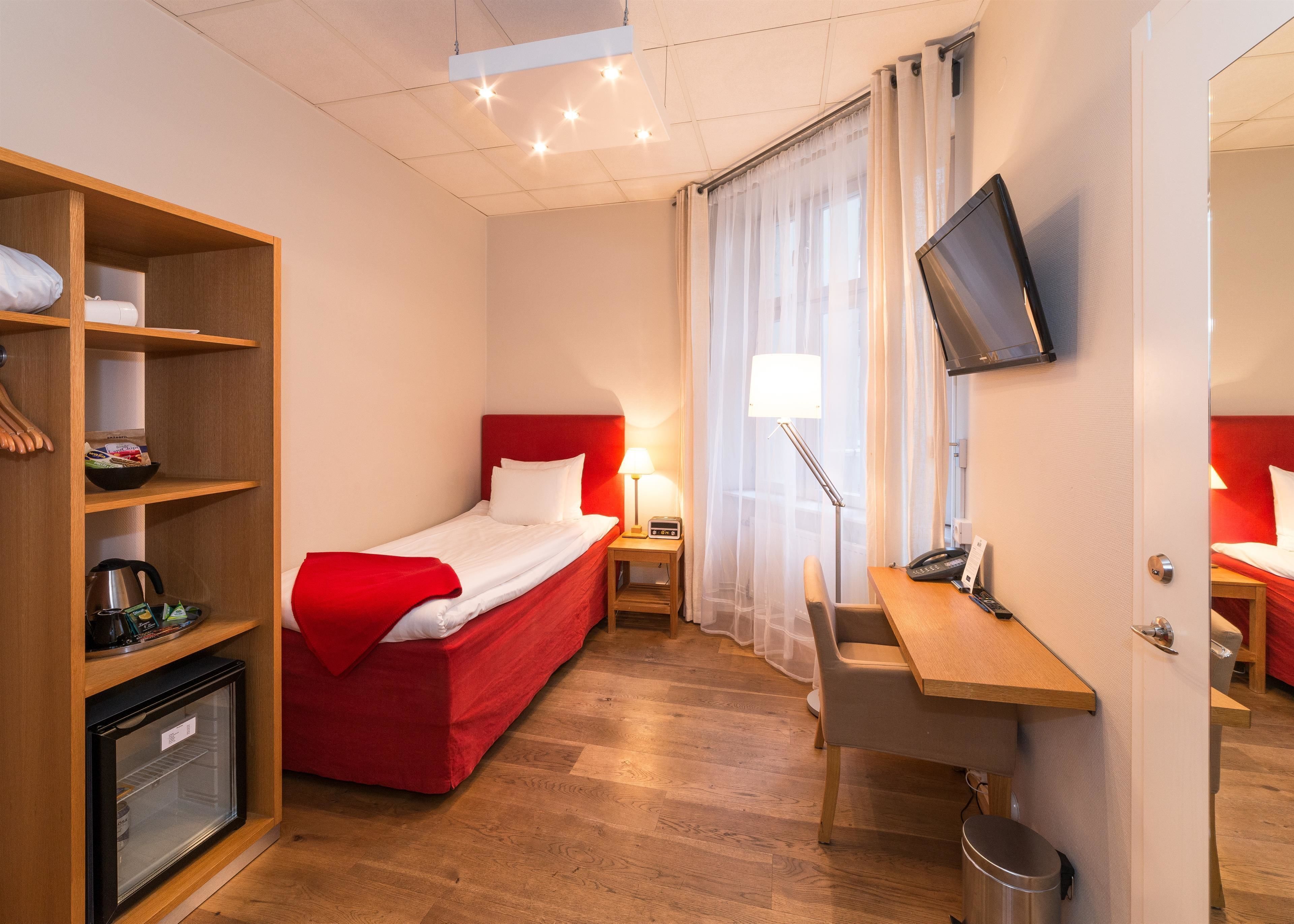 1 bedroom, minibar, individually decorated, individually furnished