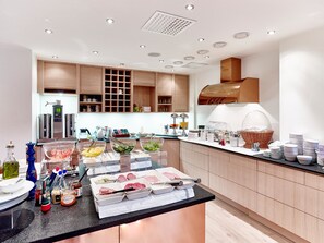 Daily buffet breakfast for a fee - Hotell Stadsparken (Helsingborg)
