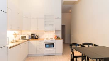 Apartment, 1 Bedroom | Private kitchen | Electric kettle