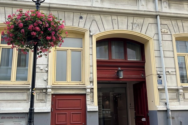 Apartment, 1 Bedroom | Minibar, individually decorated, individually furnished, desk