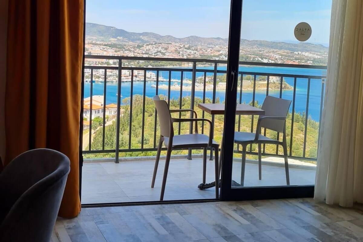 1 bedroom, free minibar items, in-room safe, blackout curtains