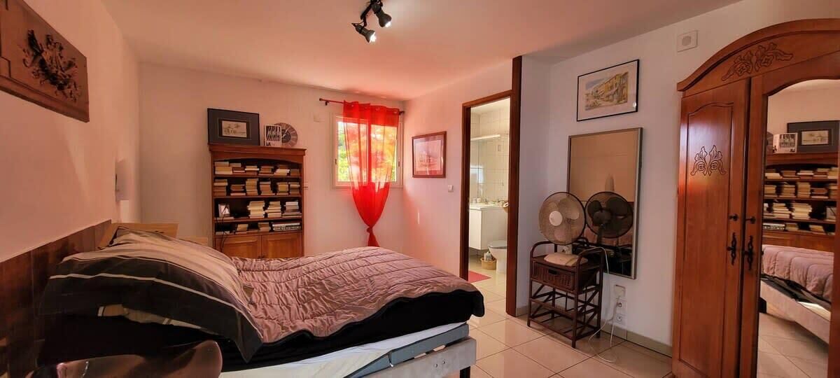 3 bedrooms, free WiFi, bed sheets