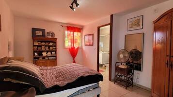 3 bedrooms, free WiFi, bed sheets