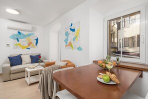 Appartement, balcon (2) | Coin séjour