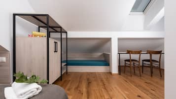 Romantisches Doppelzimmer, 1 Queen-Bett | Hochwertige Bettwaren, individuell eingerichtet, Schreibtisch