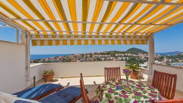 Villa (I) | Terraza o patio