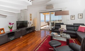 Villa (I) | Living room
