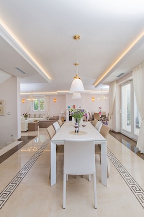 Dining - Villa Touran (Dubrovnik)