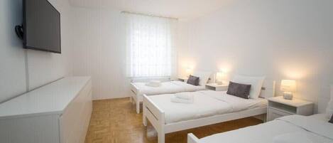 2 soverom, strykejern/-brett, wi-fi og sengetøy