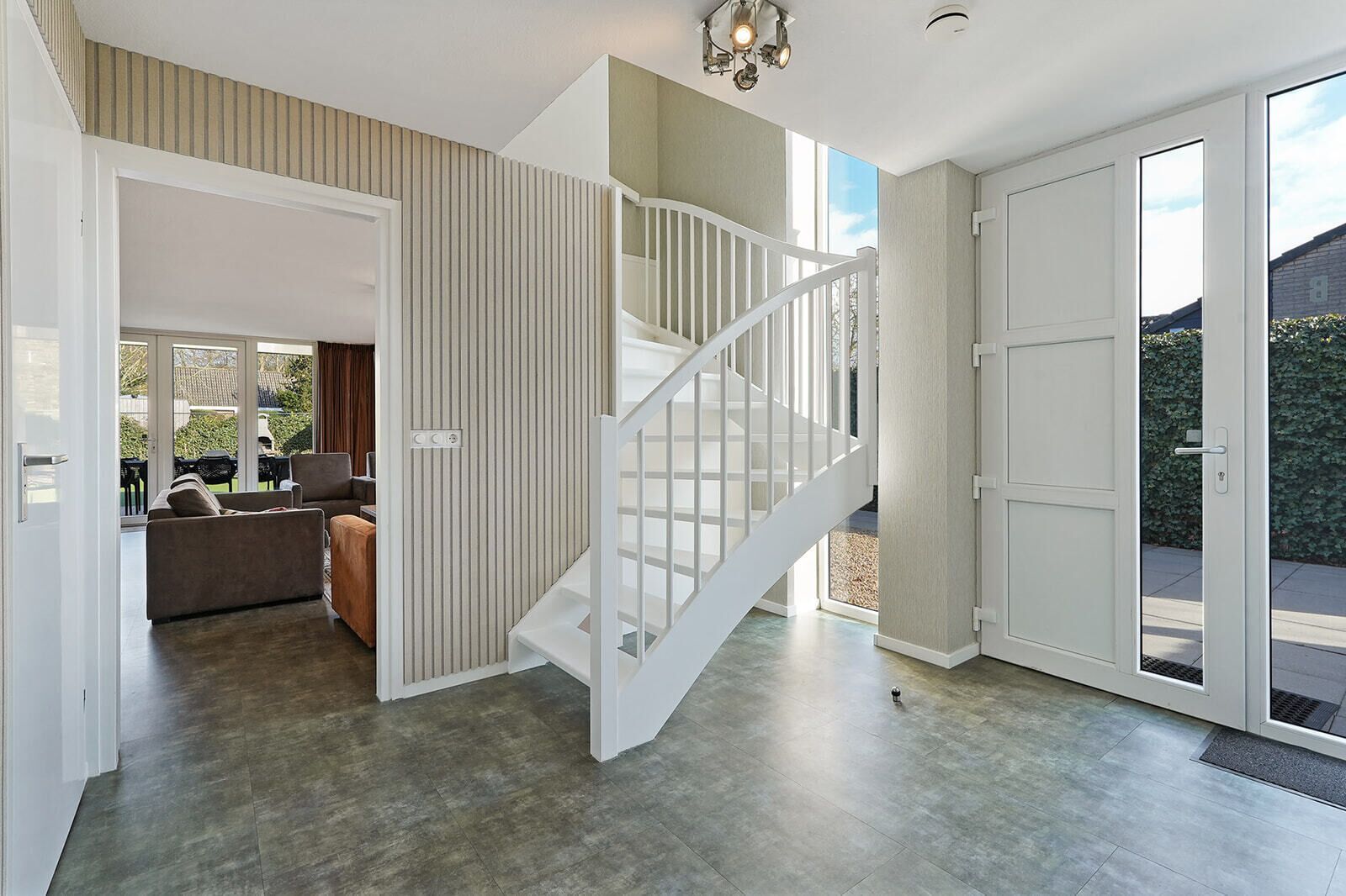 Prachtige Luxe Villa Op 2 Minuten Van Het Strand Met Jacuzzi, Grote Tuin, Veranda En Trampoline (Honden Toegestaan). - Ouddorp