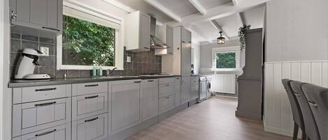 Fridge, microwave, dishwasher, coffee/tea maker