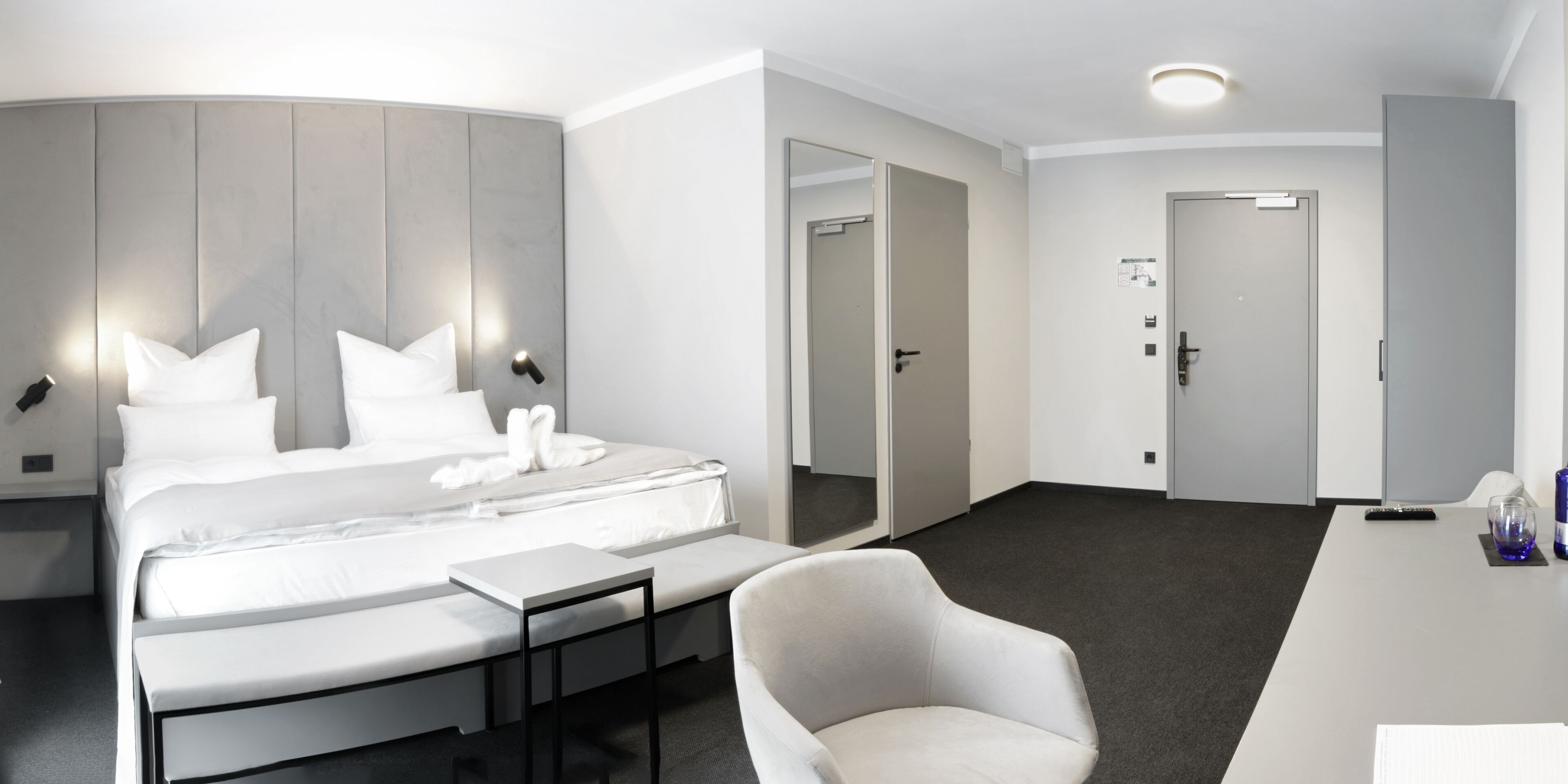 Minibar, in-room safe, individually decorated, individually furnished