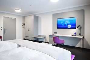 Suite | Minibar, in-room safe, individually decorated, individually furnished - Hotel Adler (Münster)