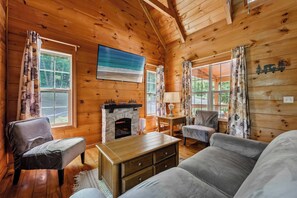 Una Smart TV, una chimenea