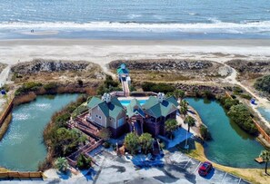 Exterior - Heavenly Southport Condo Waiting for you ! (St James)