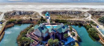 Heavenly Southport Condo Waiting for you !