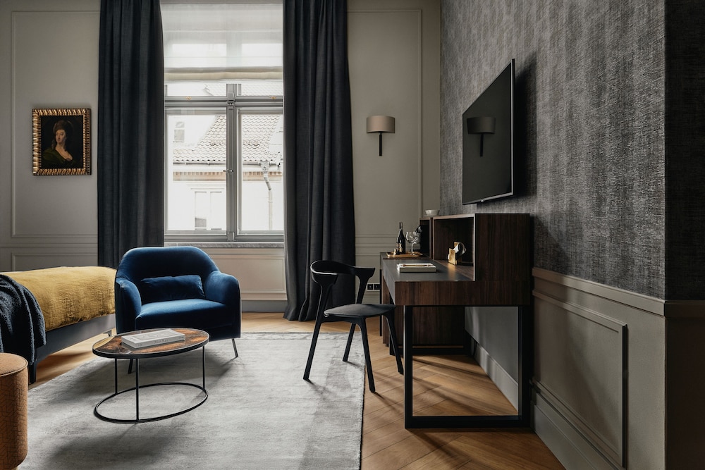 H15 Palace Hotel by null