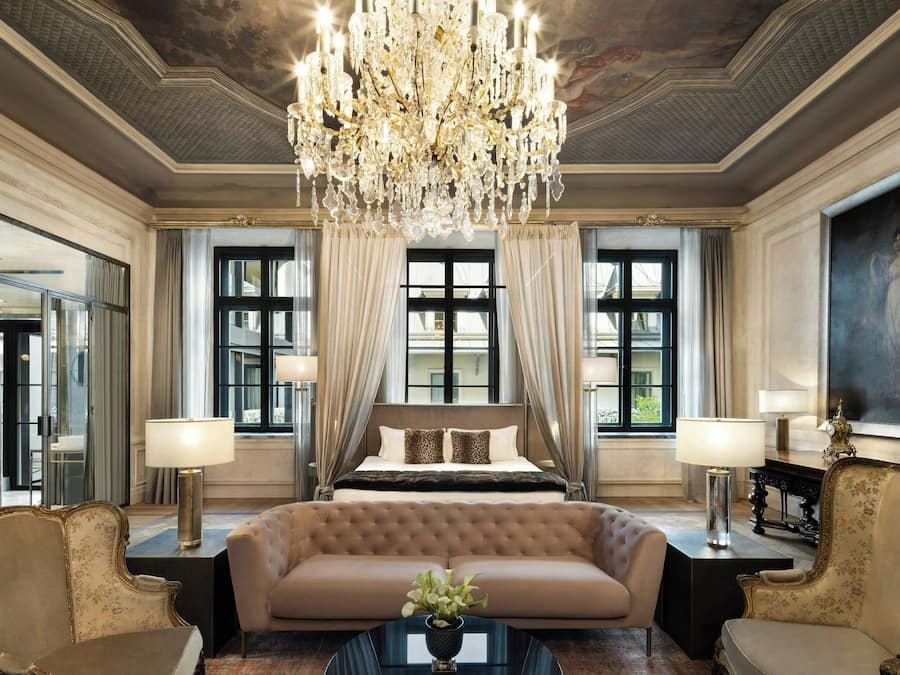 Literie hypoallergénique, couette en duvet d'oie, minibar