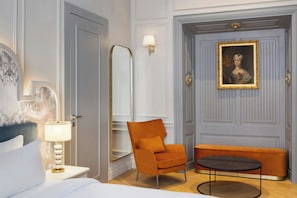 Junior Suite, 1 King Bed | 1 bedroom, hypo-allergenic bedding, down duvets, minibar