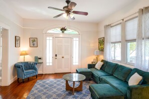 テレビ、書斎 / ワークスペース