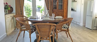 2 Schlafzimmer Unterkunft in Heswall, near Liverpool