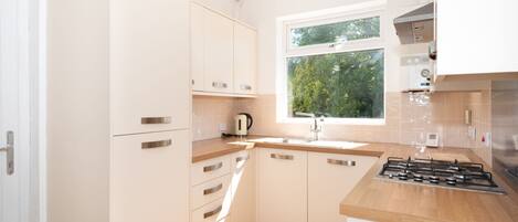 Frigorífic, forn, torradora i trona