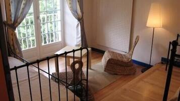 3 bedrooms, iron/ironing board, travel crib, free WiFi