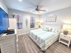 2 slaapkamers, een strijkplank/strijkijzer, gratis wifi, beddengoed