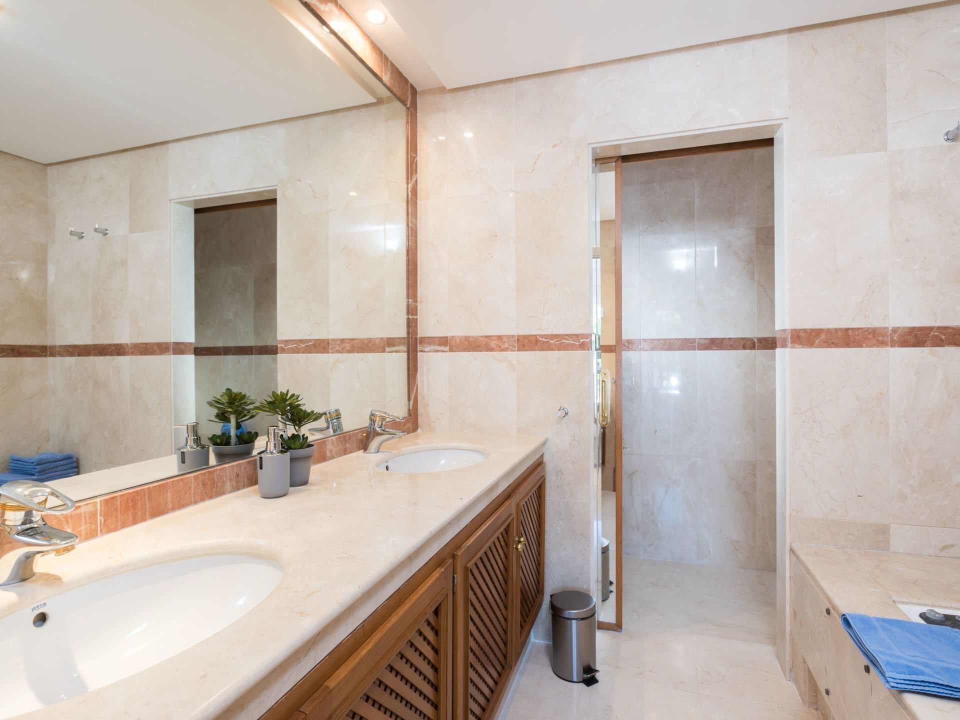 Bathroom, Room, Property, Building, Tile, Interior Design, Architecture, Floor, Wall, Real Estate