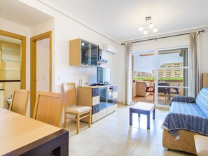TV - Lovely apartment for 4 people with A/C, pool, WIFI, TV, terrace and pets allowed (Orpesa Oropesa Del Mar)