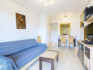 TV - Lovely apartment for 4 people with A/C, pool, WIFI, TV, terrace and pets allowed (Orpesa Oropesa Del Mar)