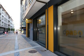 Front of property - dpaso Urban Hostel (Pontevedra)