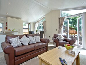 Living area - 2 bedroom accommodation in Lanlivery (Lanlivery)