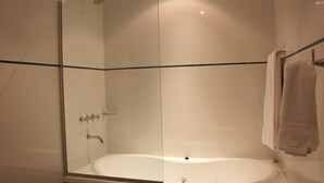 TV - 2055 Boutique Hotel (Buenos Aires)