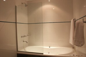 TV - 2055 Boutique Hotel (Buenos Aires)