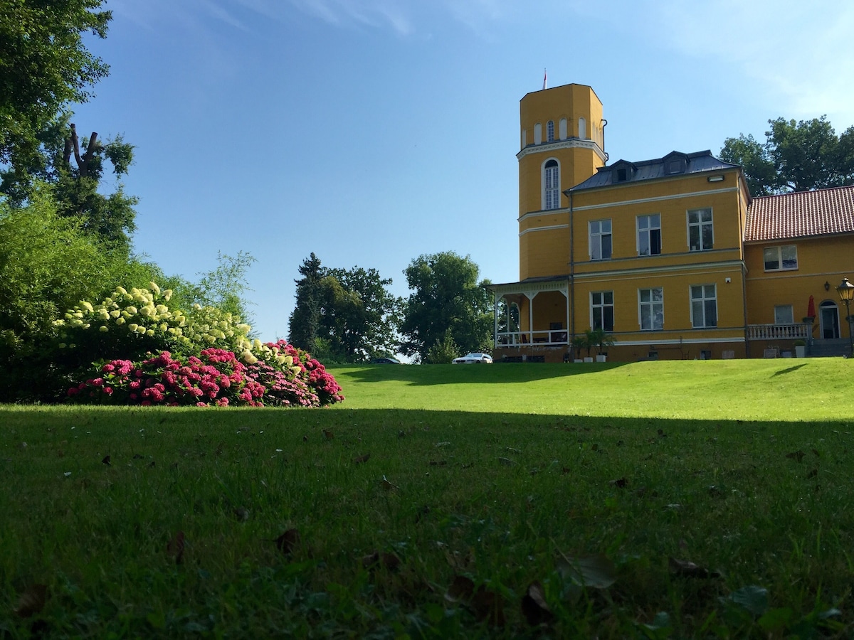Family Friendly Castle near Friedland, south of Berlin