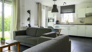 Unclassified image, 3 of 19, button - Stunning  villa for 5 people with WIFI, TV, terrace and pets allowed (Burgum)