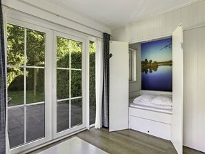 2 bedrooms, free WiFi, bed sheets - Wonderful  villa for 5 guests with WIFI, TV, terrace and pets allowed (Burgum)