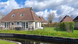 Unclassified image, 2 of 19, button - Stunning  villa for 5 people with WIFI, TV, terrace and pets allowed (Burgum)