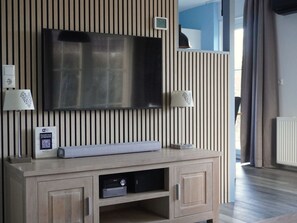 Interior - Stunning private villa for 6 guests with WIFI, A/C, TV and terrace (Burgum)