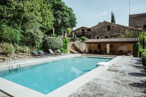 Outdoor pool, pool loungers