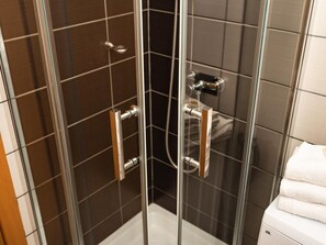 Shower, free toiletries, hair dryer, towels