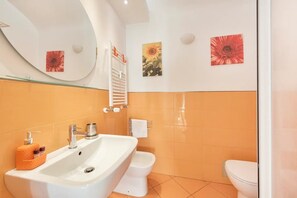 Appartamento | Bagno | Doccia, asciugamani