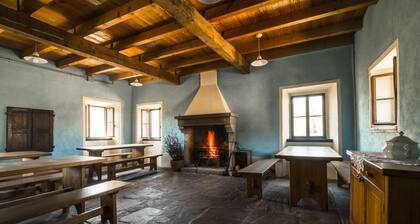 Podesteria hostel in Gombola - art and culture