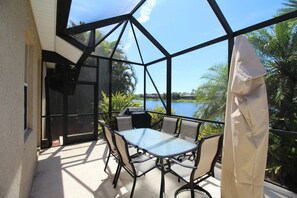 Outdoor dining - 407 Beautiful pool house with gorgeous view and golf (Bradenton)