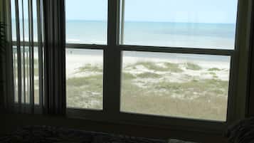 2 chambres, fer et planche à repasser, accès Internet, draps fournis